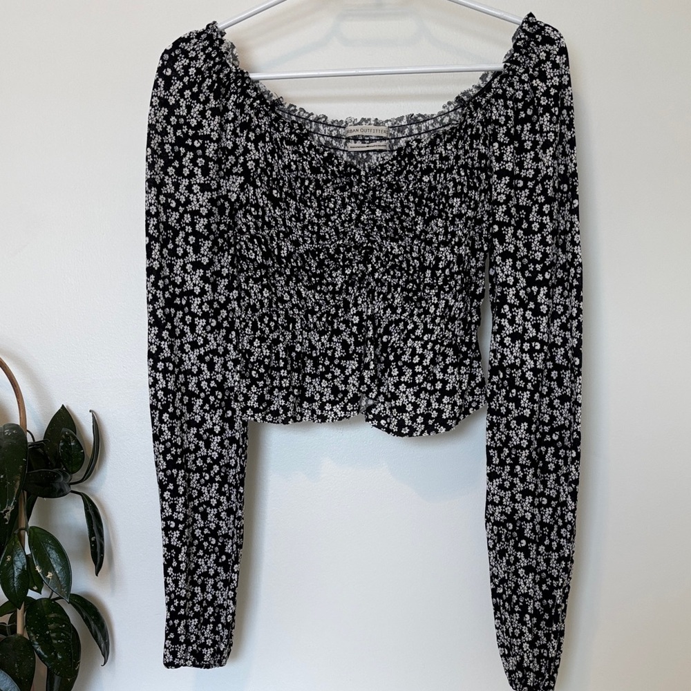 Urban Outfitters | Black and White Floral Blouse | SMALL - Picture 3 of 9